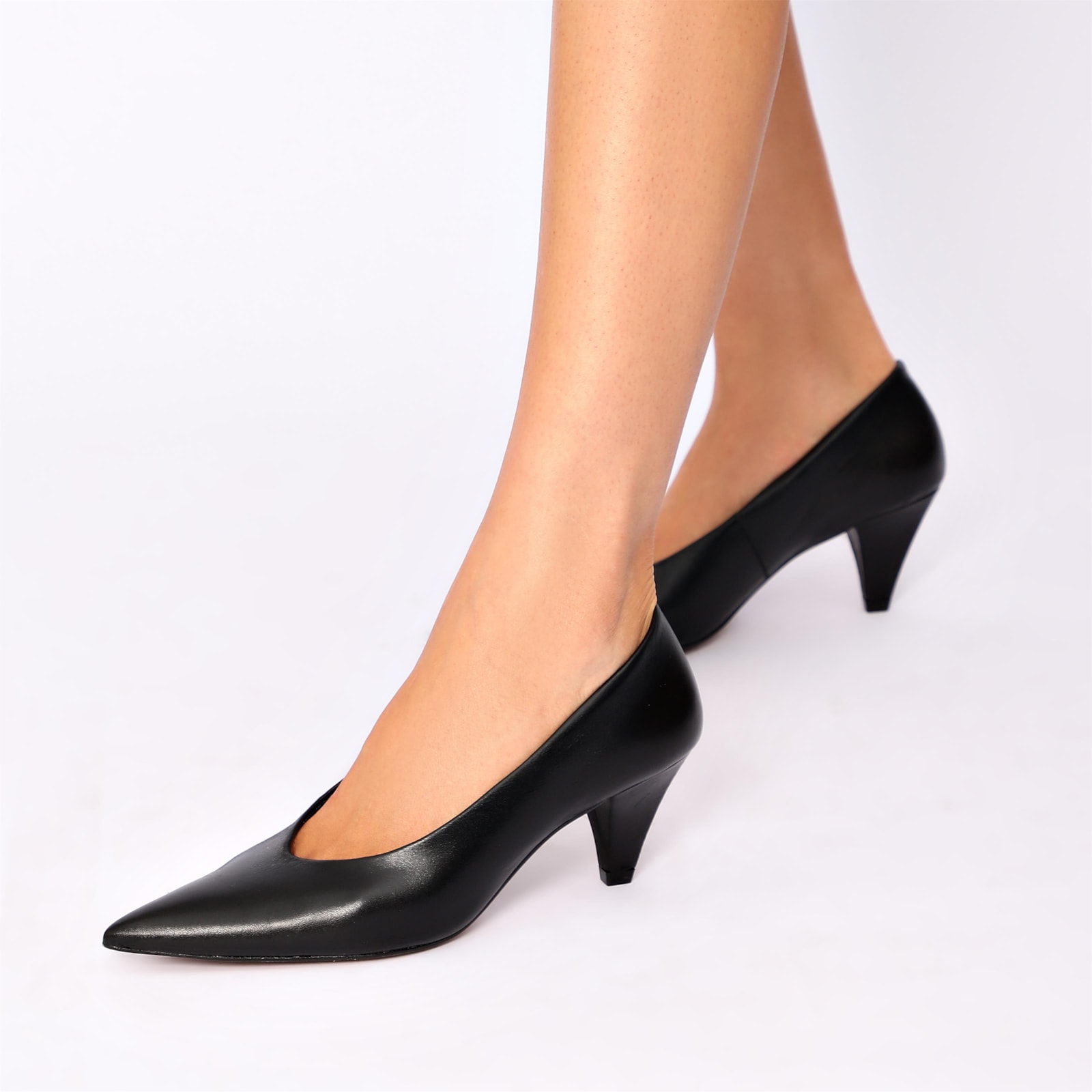 Scarpin Couro Preto