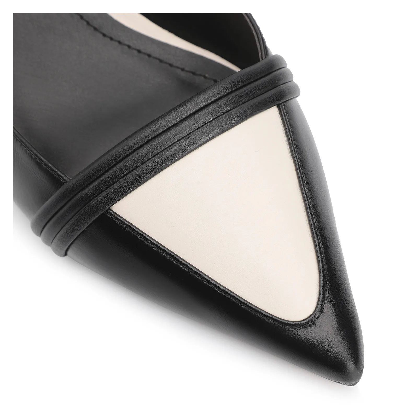 Scarpin Couro Preto/Alt Off White