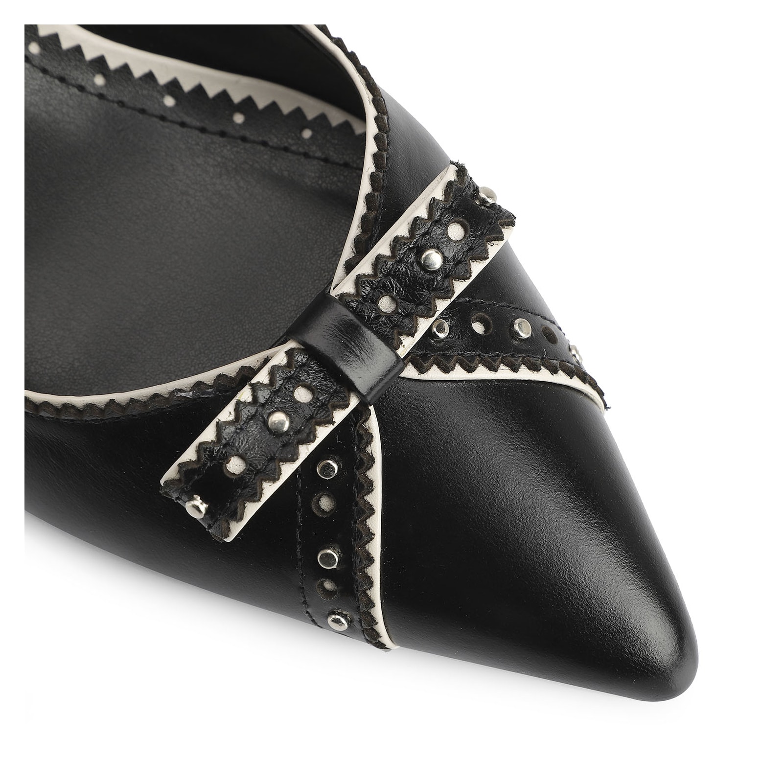 Scarpin Couro Preto/Off White