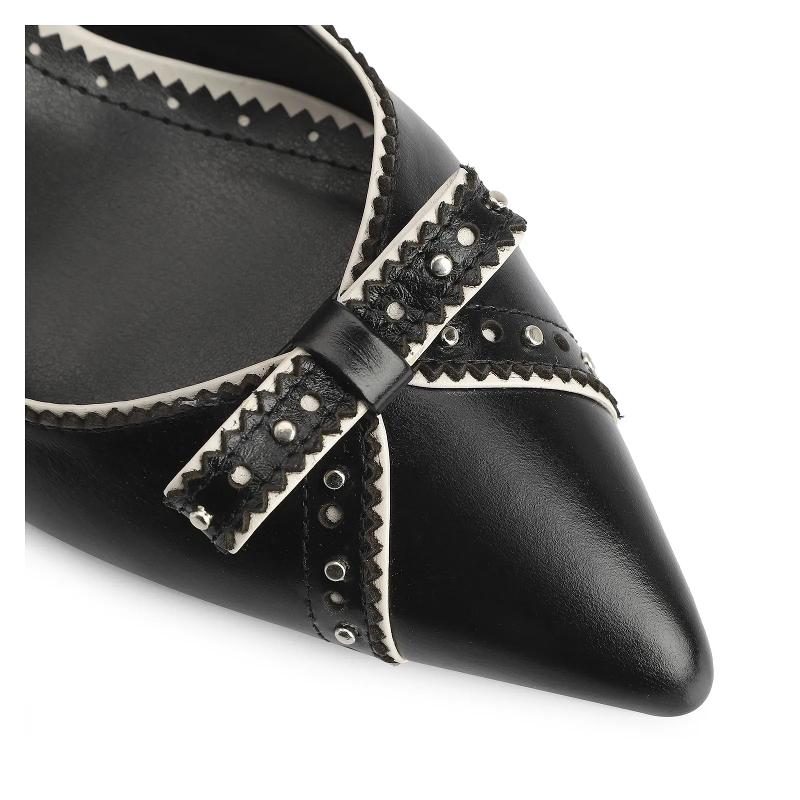 Scarpin Couro Preto/Off White