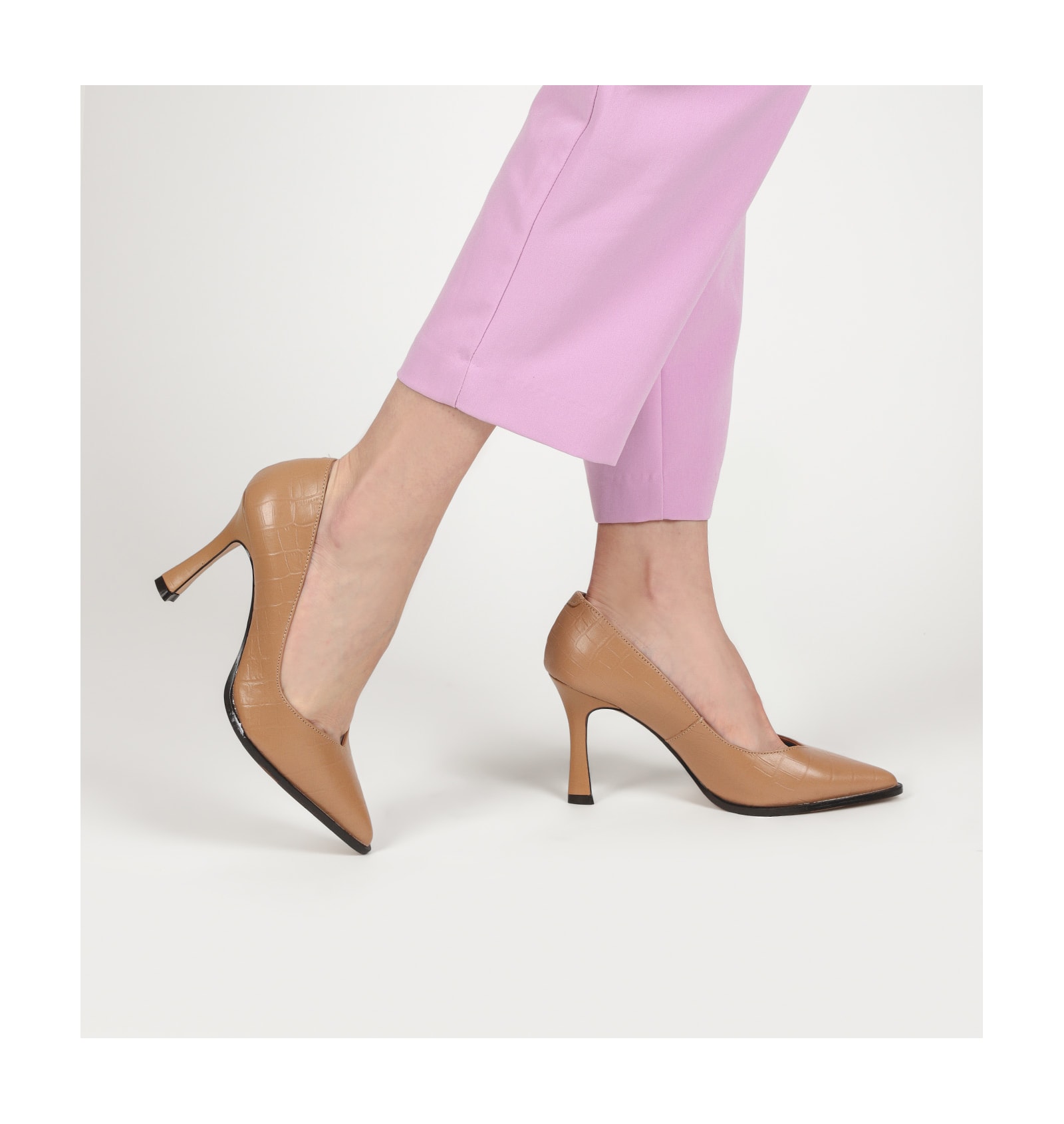 Scarpin Croco Couro Bege