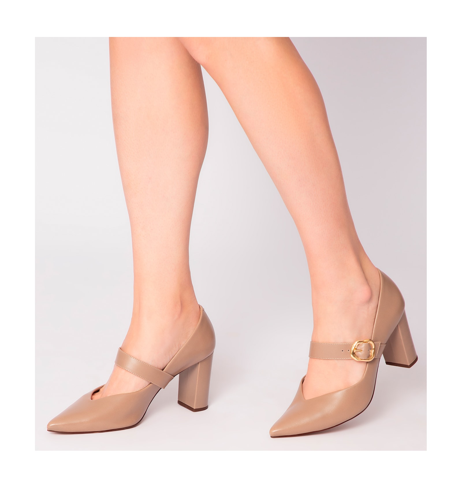 Scarpin Fivela Couro Bege
