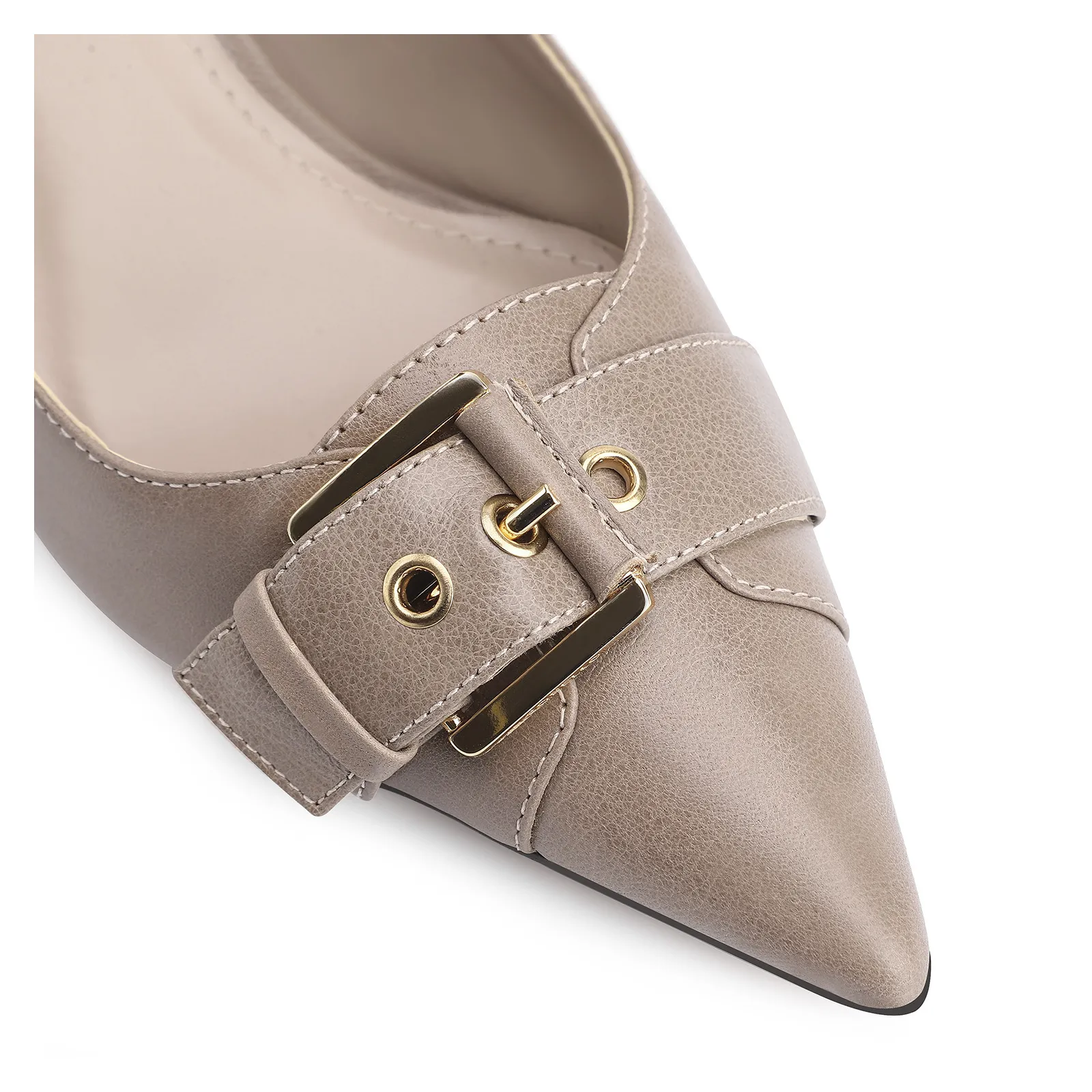 Scarpin Fivela Couro Estonado Bege
