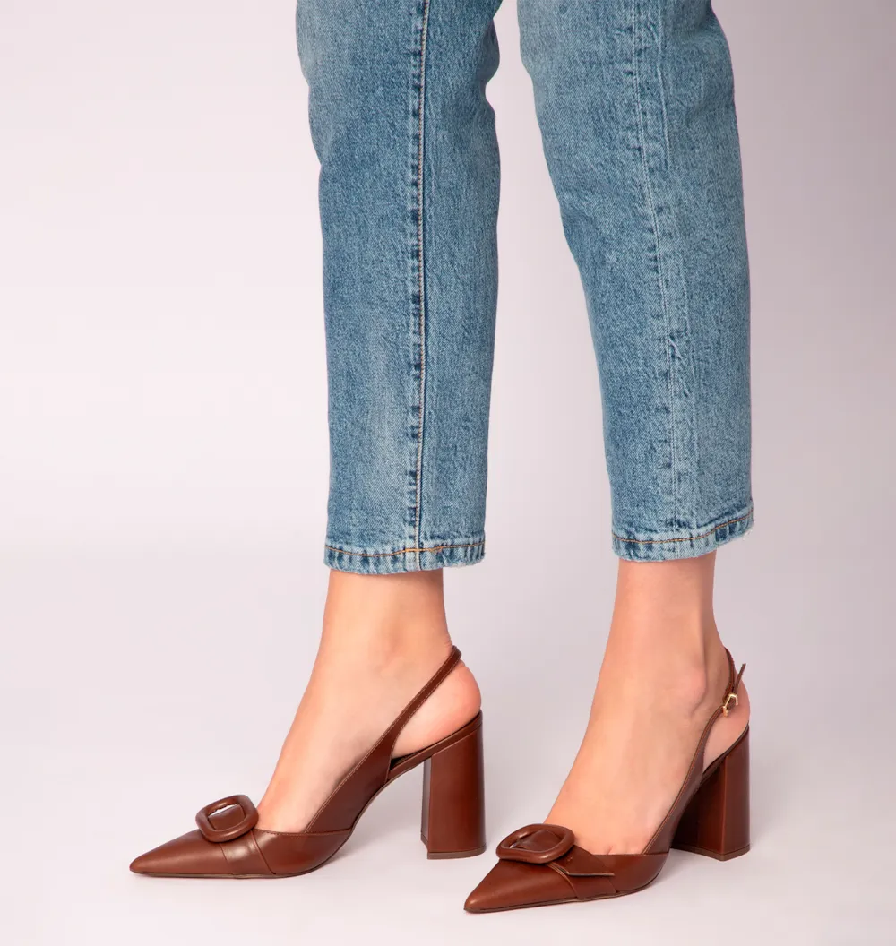 Scarpin Fivela Couro Marrom - imagem 2