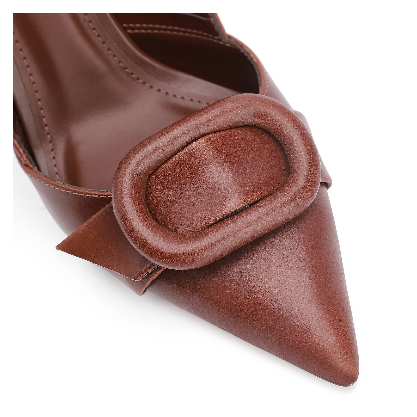 Scarpin Fivela Couro Marrom