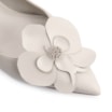 Scarpin Flor Couro Off White - imagem 7