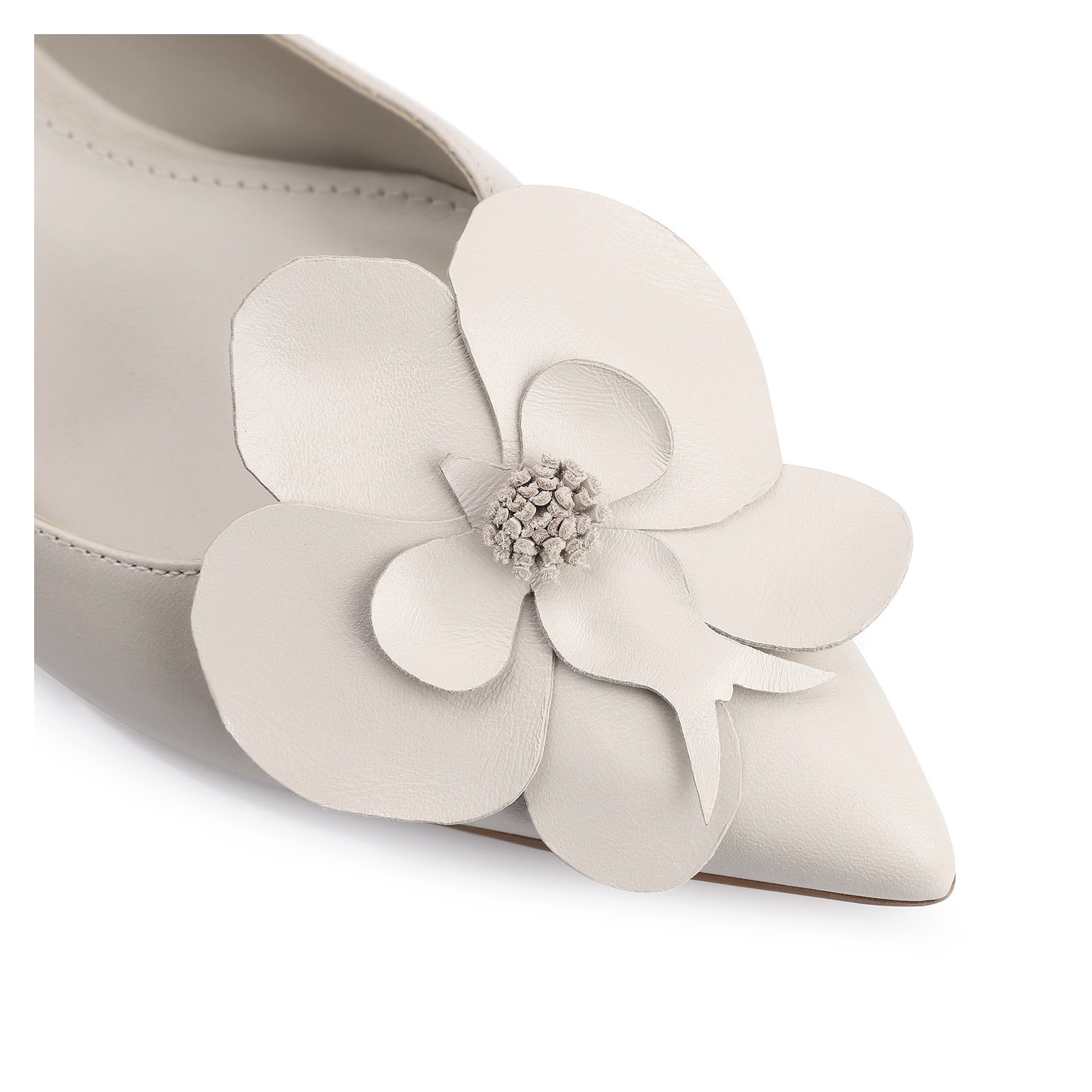 Scarpin Flor Couro Off White