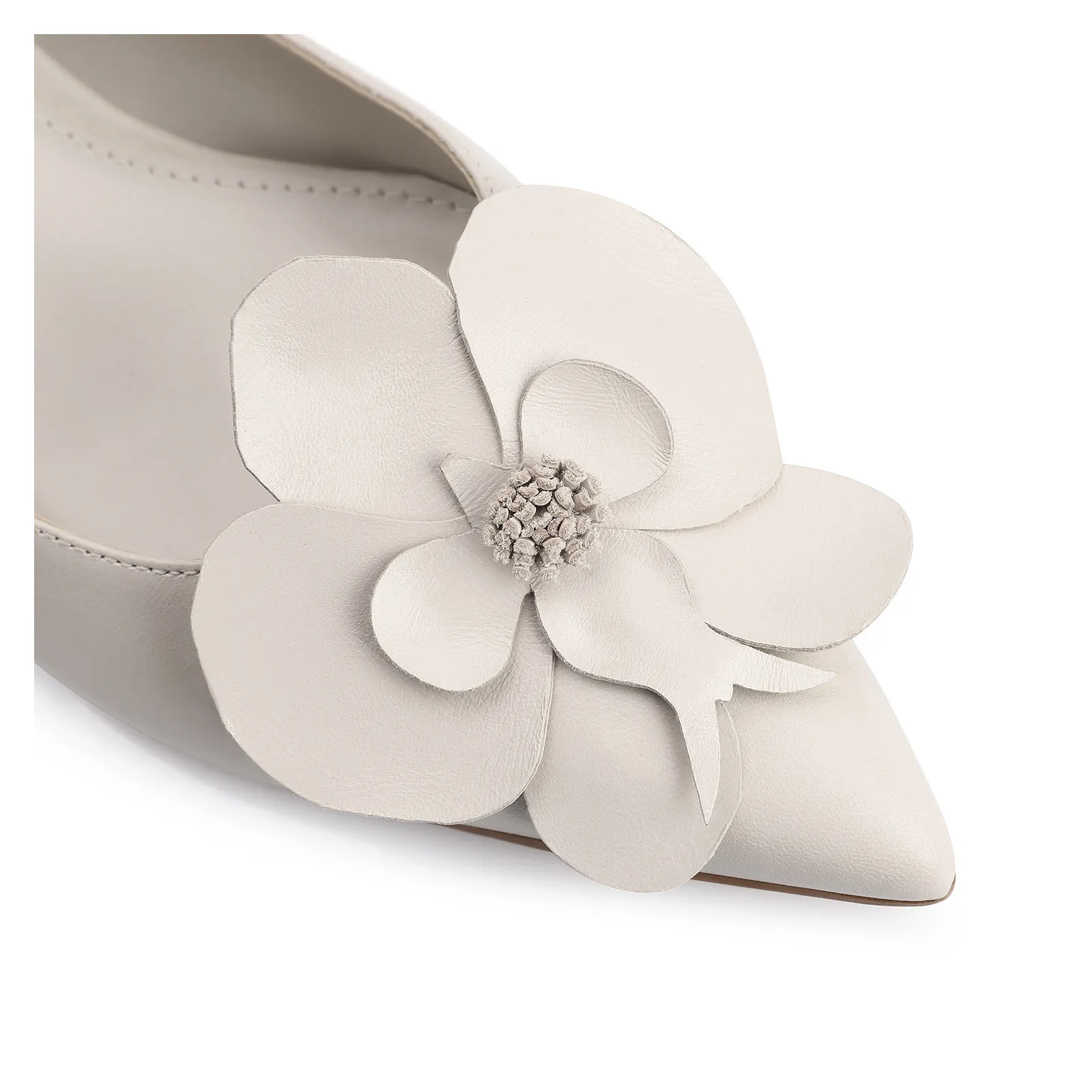 Scarpin Flor Couro Off White
