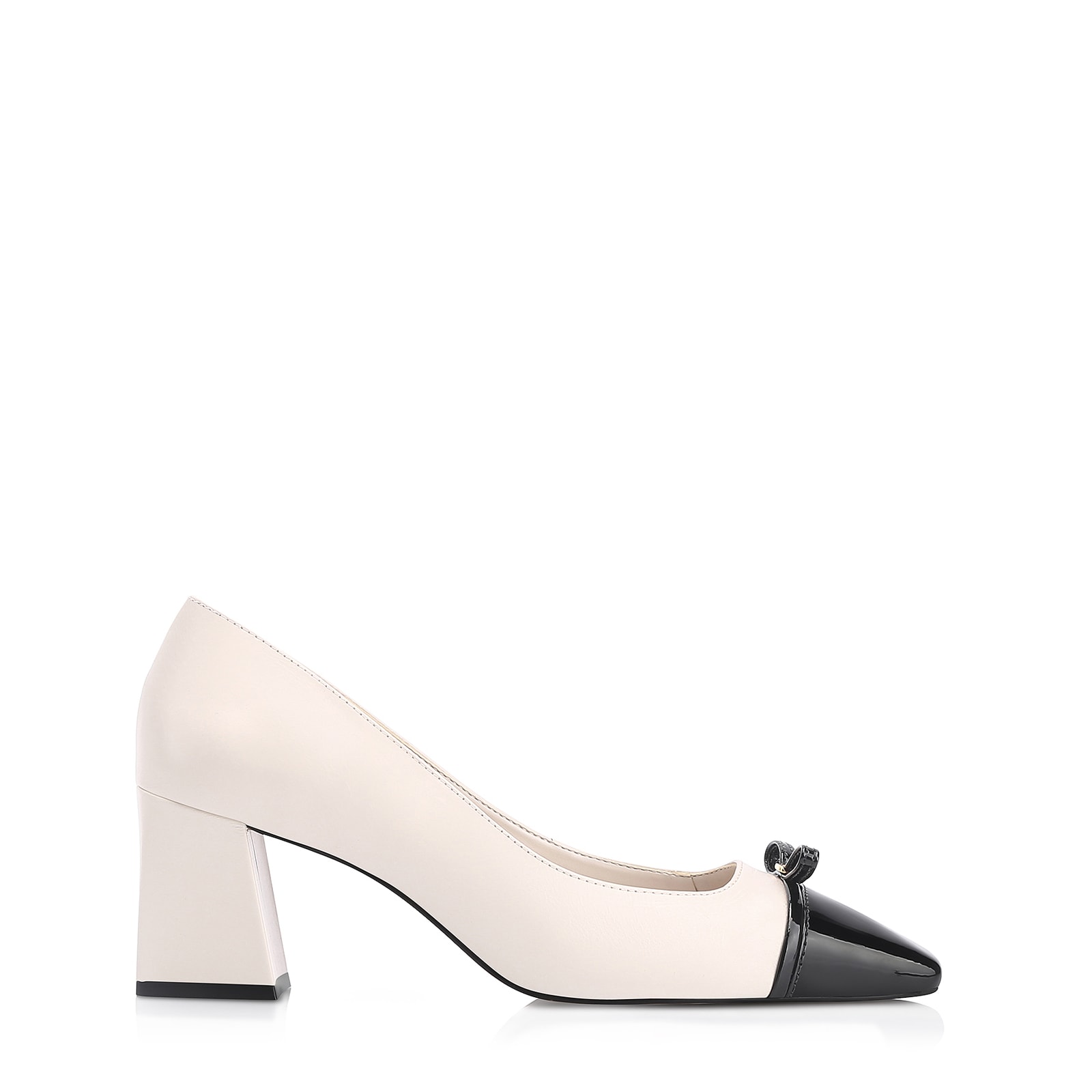 Scarpin Laço Couro Off White/Verniz Preto