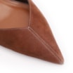 Scarpin Marrom Salto Baixo Fino Couro Nobuck Slingback - imagem 7