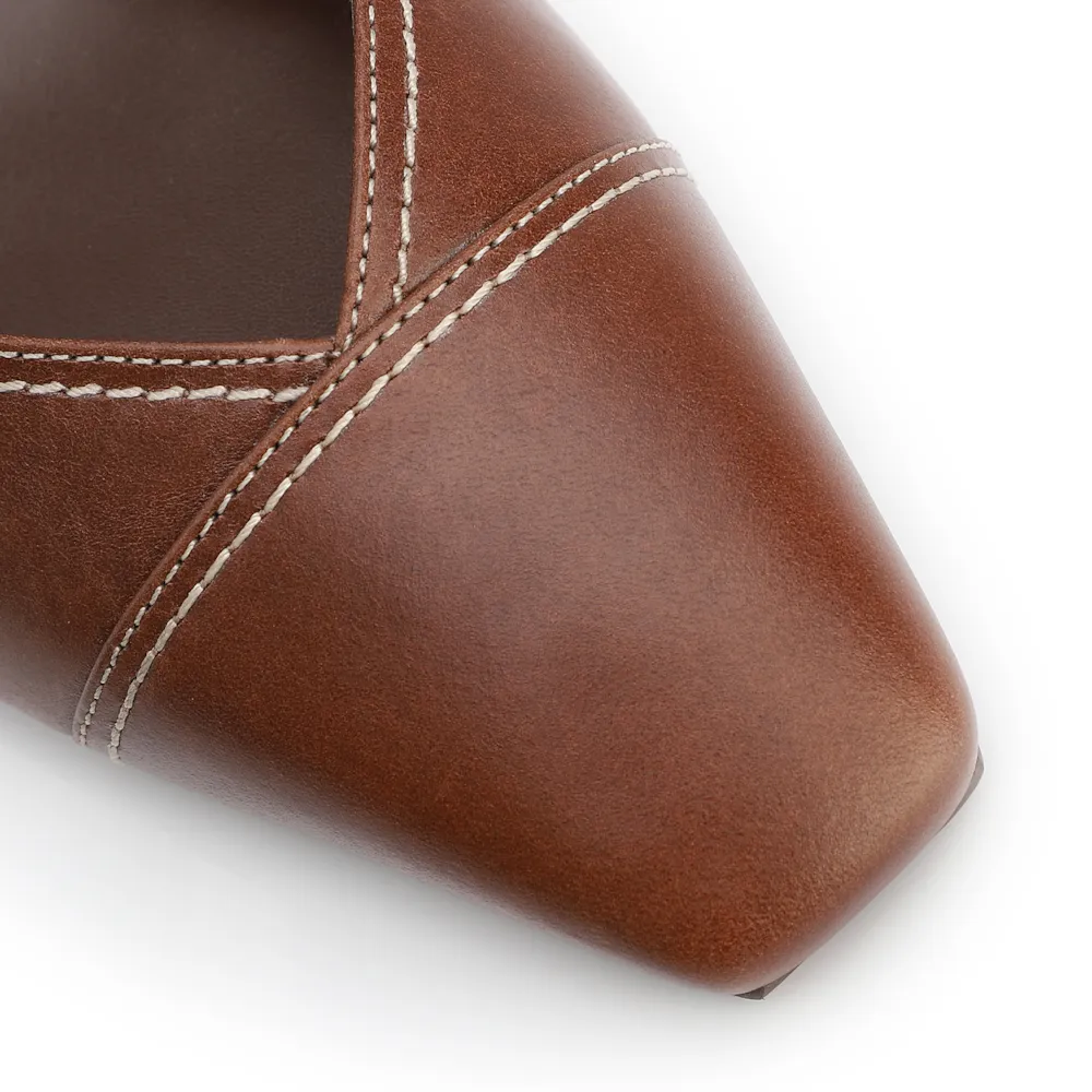 Scarpin Marrom Salto Bloco Médio Couro Pesponto Slingback - imagem 7