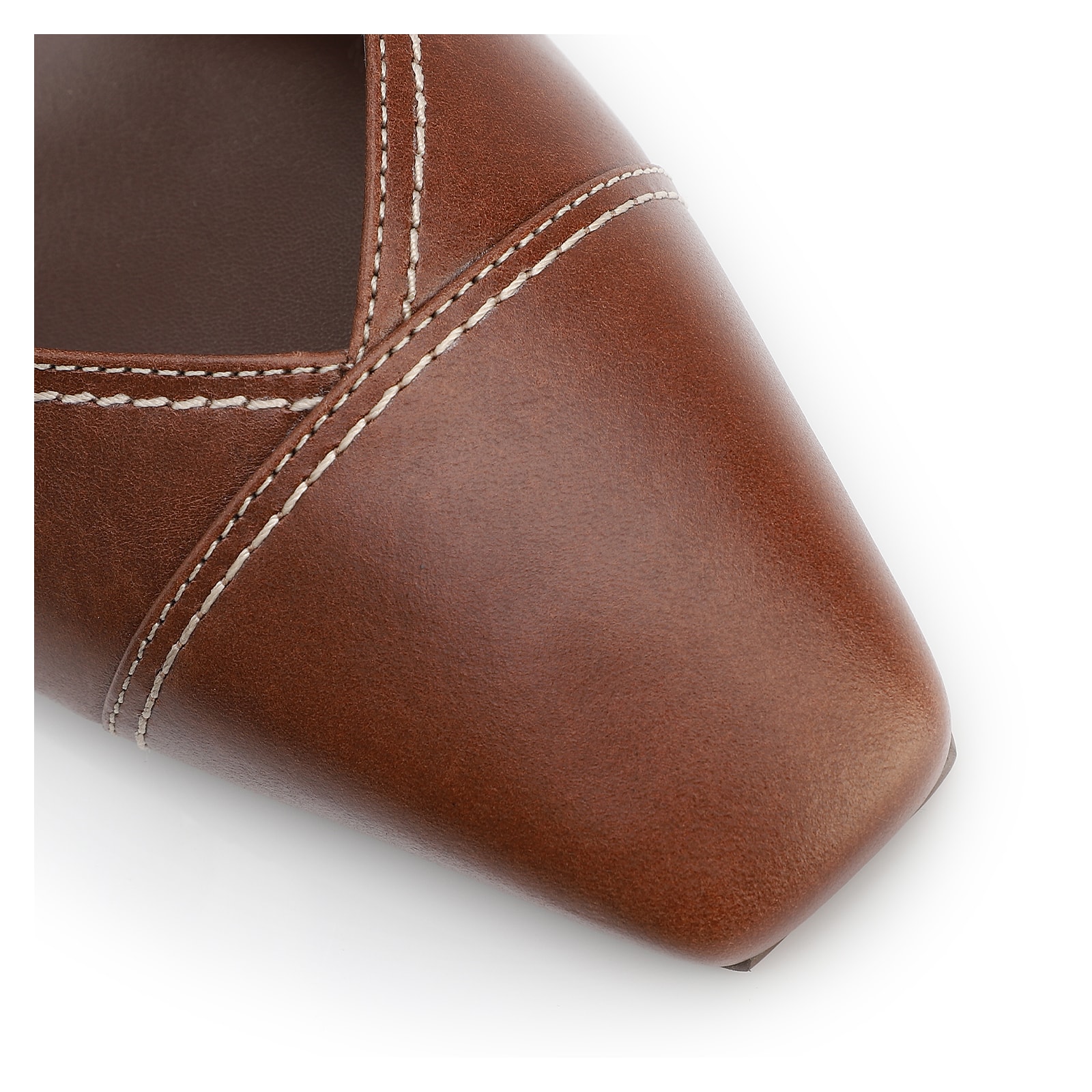 Scarpin Marrom Salto Bloco Médio Couro Pesponto Slingback