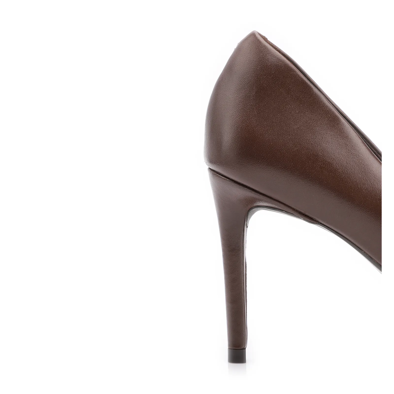 Scarpin Marrom Salto Fino Alto Couro Classic