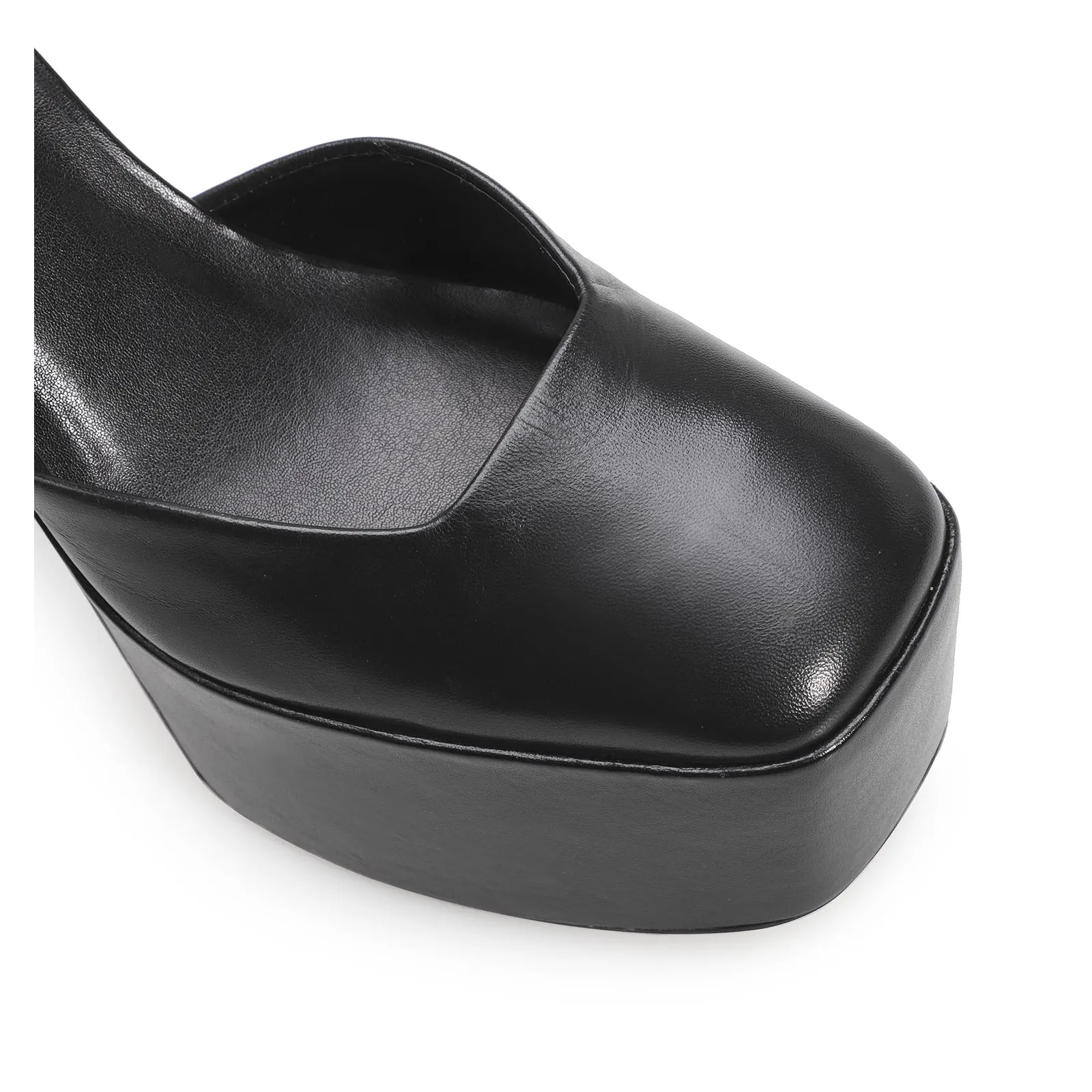 Scarpin Meia Pata Couro Preto