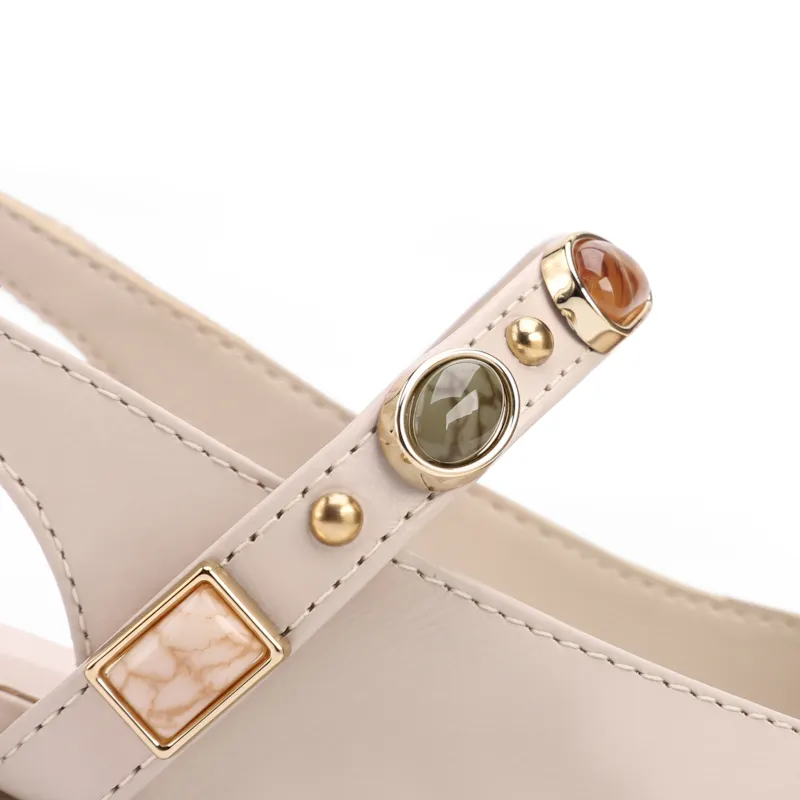 Scarpin Off White Salto Bloco Baixo Couro Slingback Pedras - foto 6