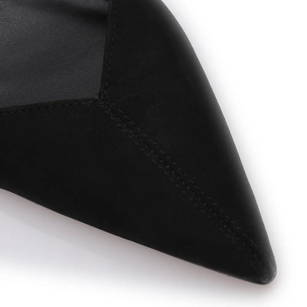 Scarpin Preto Salto Baixo Fino Couro Nobuck Slingback - imagem 7