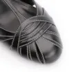 Scarpin Preto Salto Bloco Alto Couro Tira Central - imagem 7