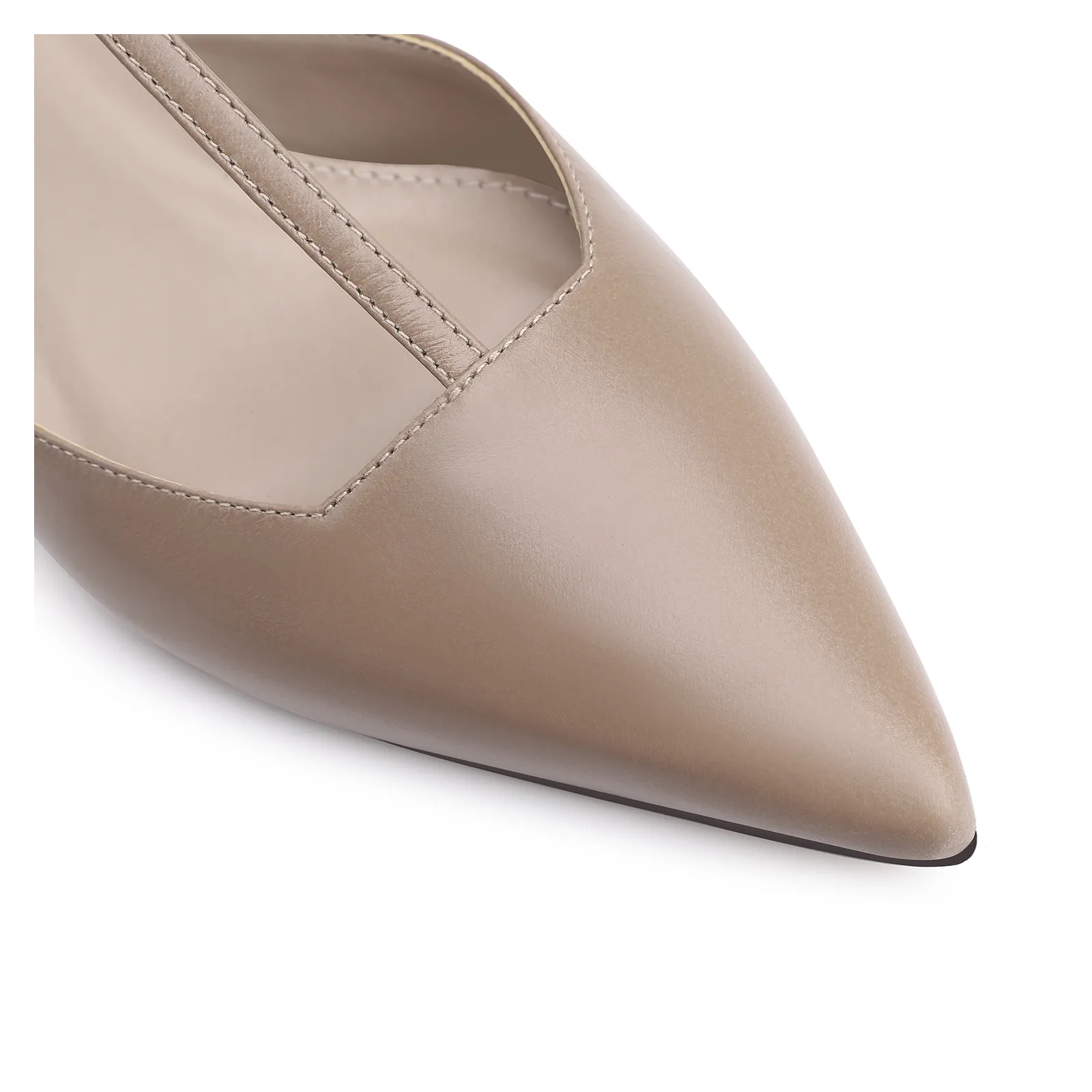 Scarpin Salto Kitten Couro Bege