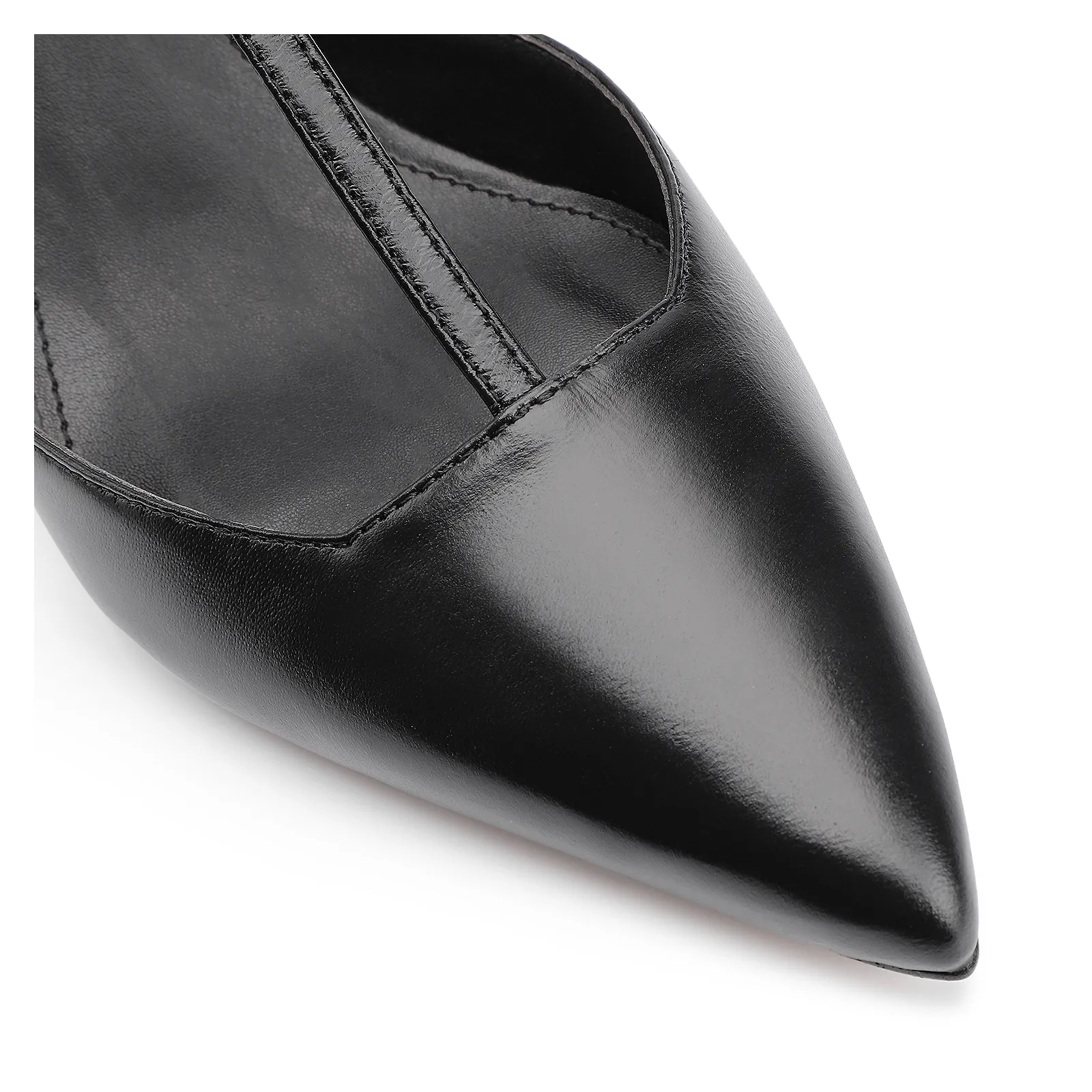 Scarpin Salto Kitten Couro Preto