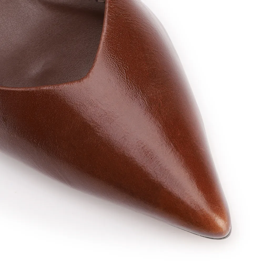 Scarpin Slingback Marrom Salto Bloco Médio Couro Bico Fino Slingback - imagem 6