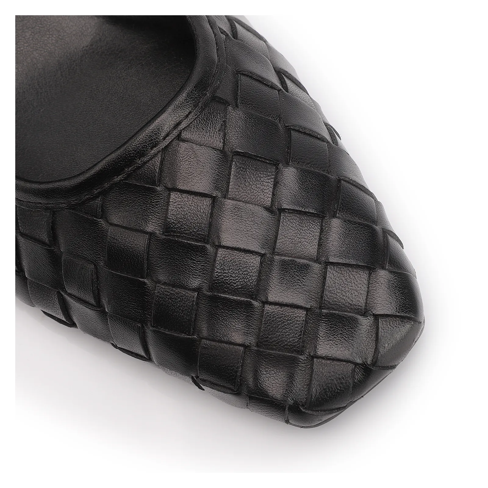 Scarpin Tressê Couro Preto