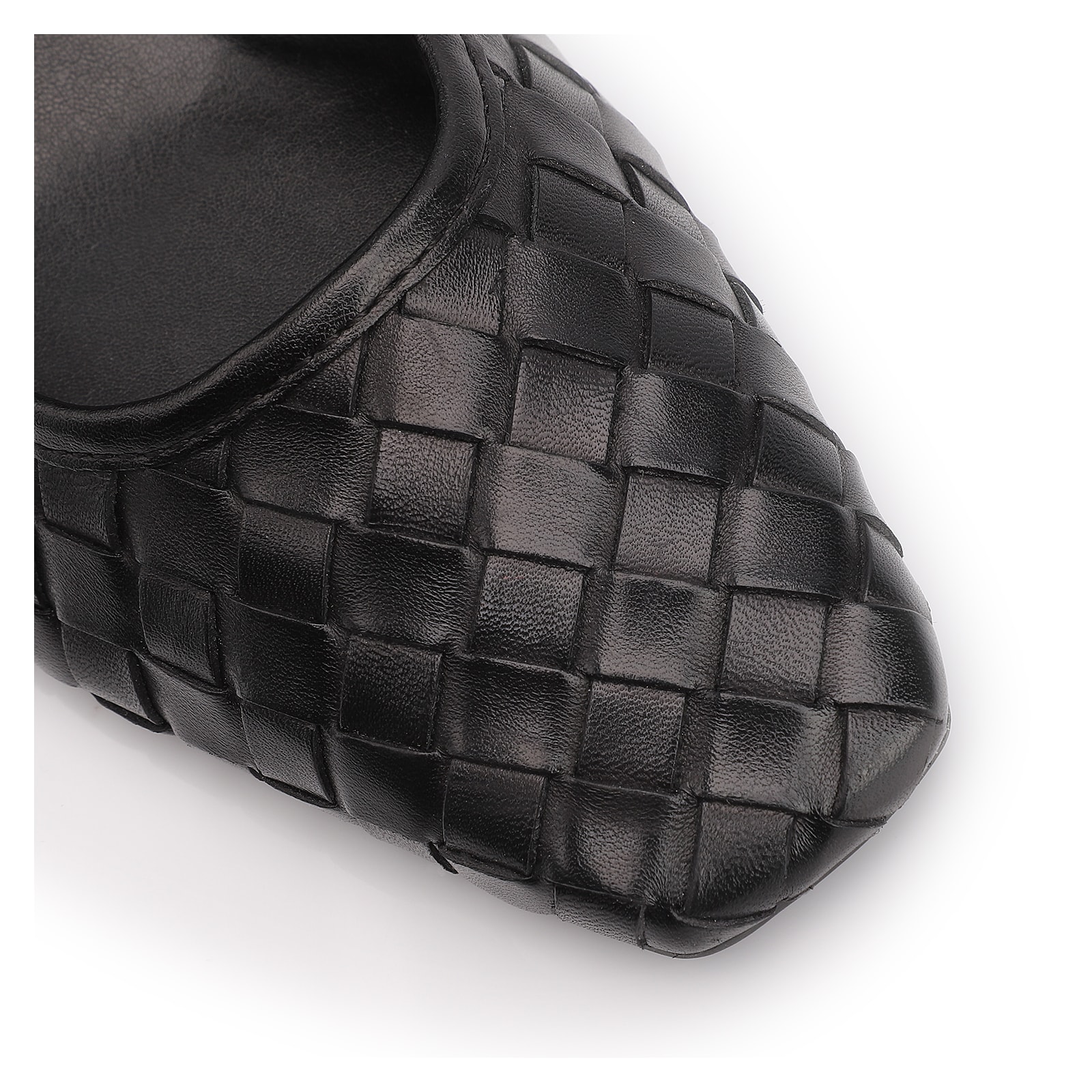 Scarpin Tressê Couro Preto
