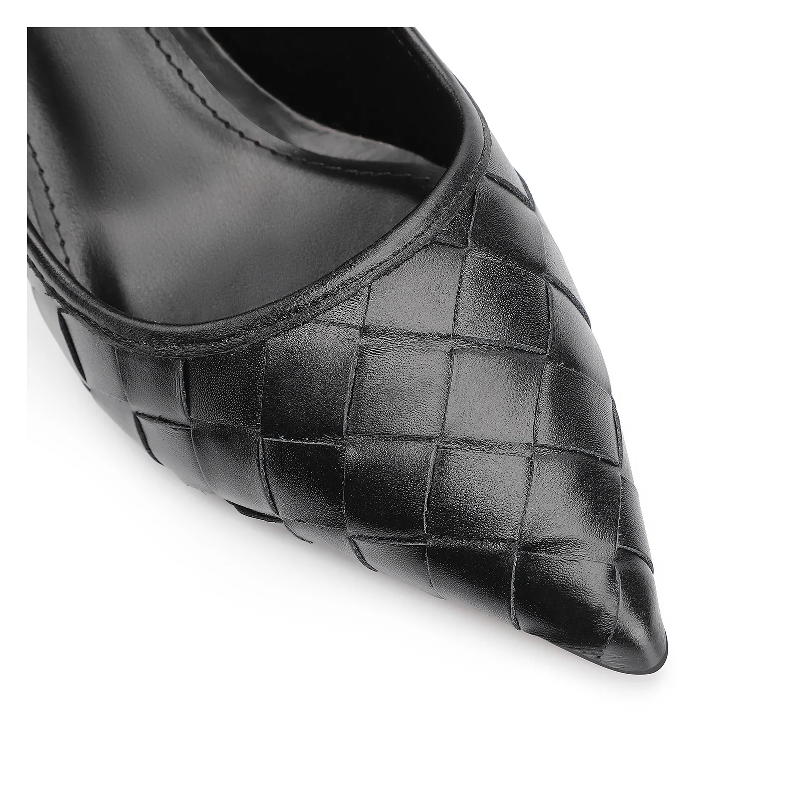 Scarpin Tressê Couro Preto