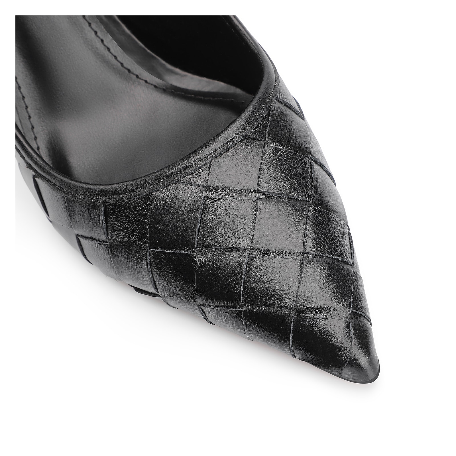 Scarpin Tressê Couro Preto