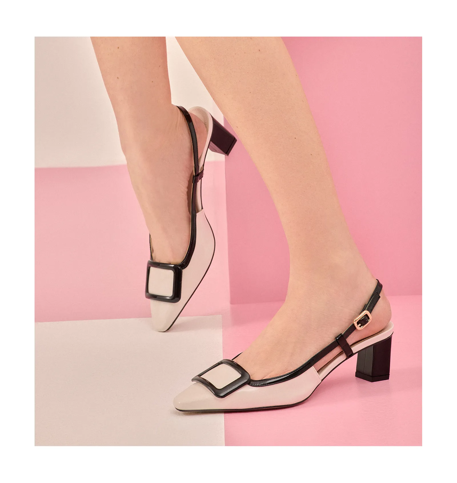 Scarpin Verniz Off White/Preto
