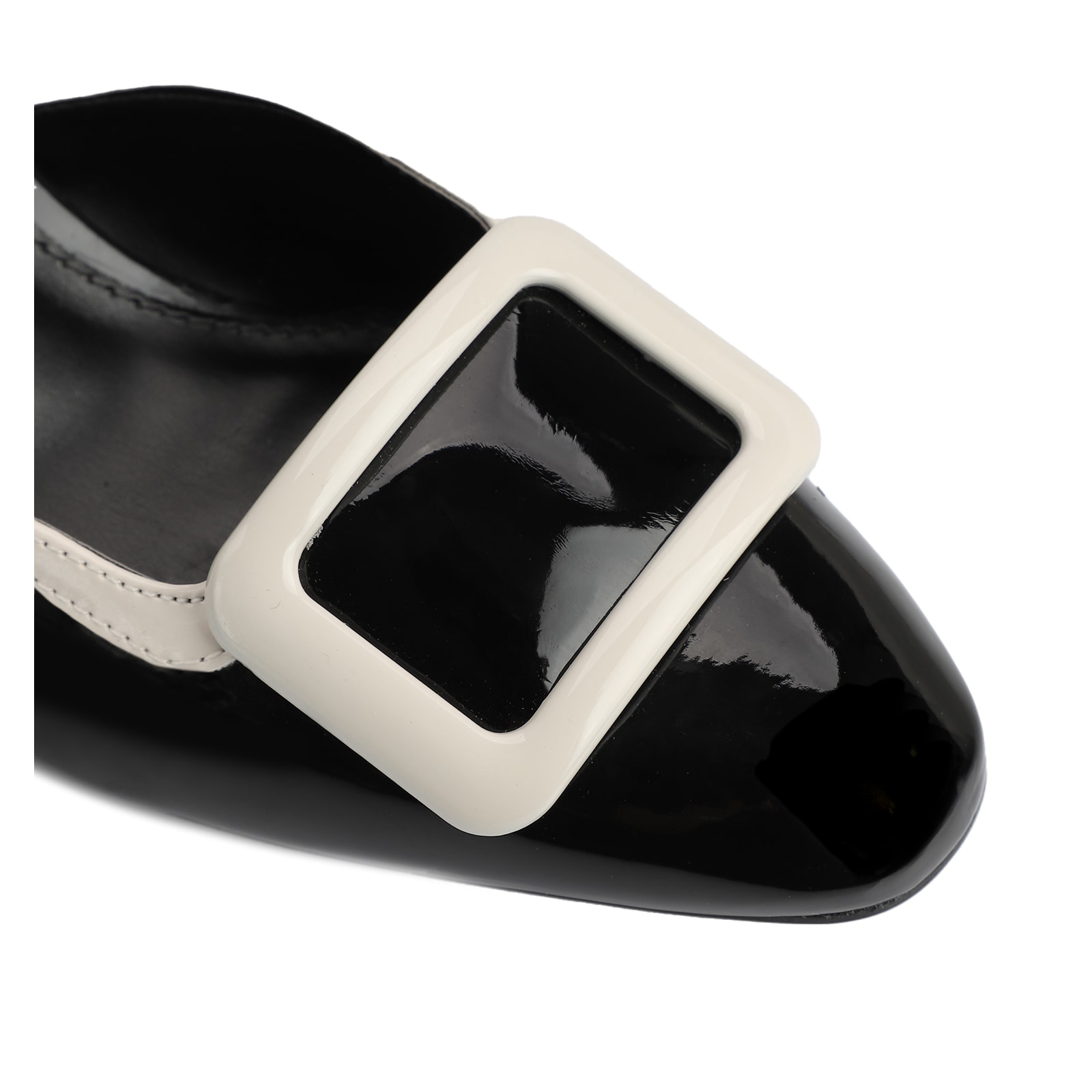 Scarpin Verniz Preto/Off White