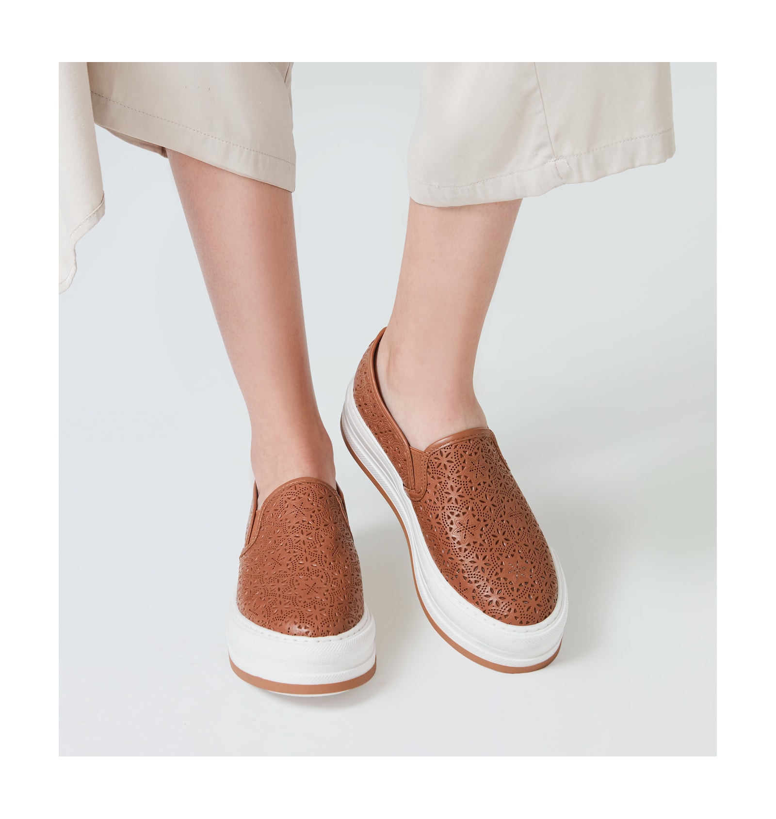 Slip On Couro Caramelo