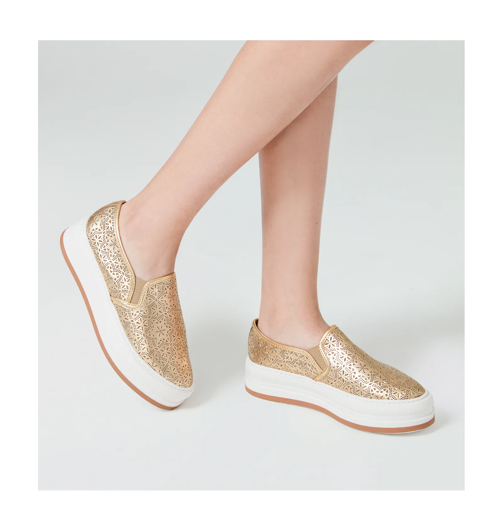 Slip On Couro Champagne