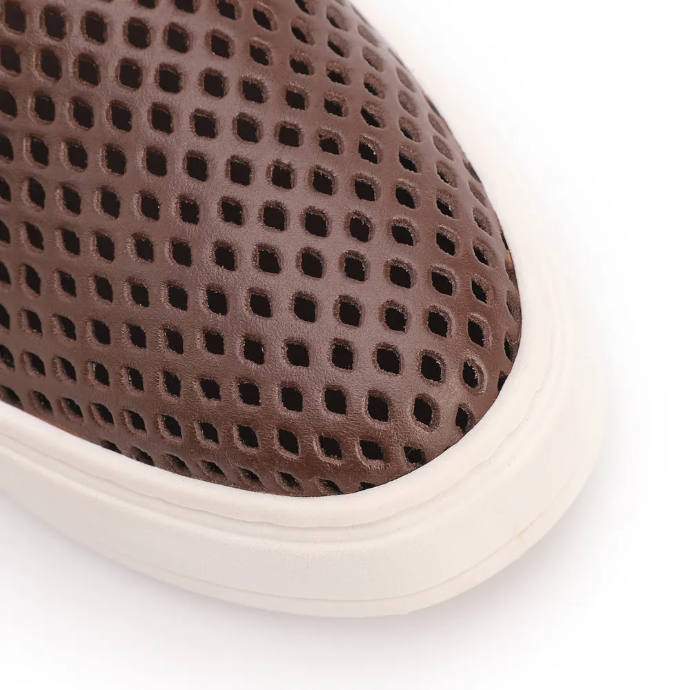 Tênis Marrom Couro Recortes Slip On - imagem 6