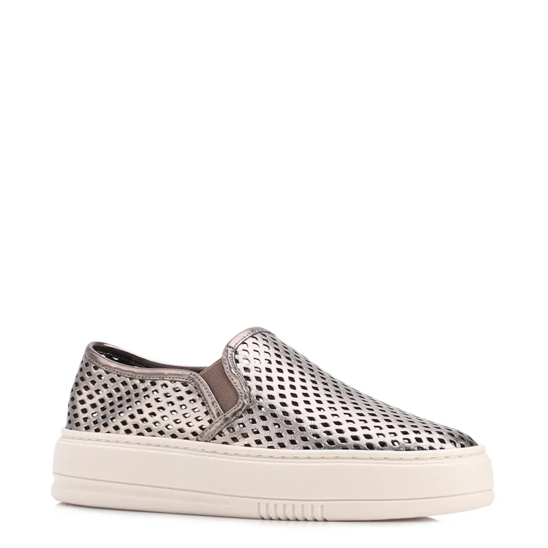 Tênis Prata Couro Recortes Slip On