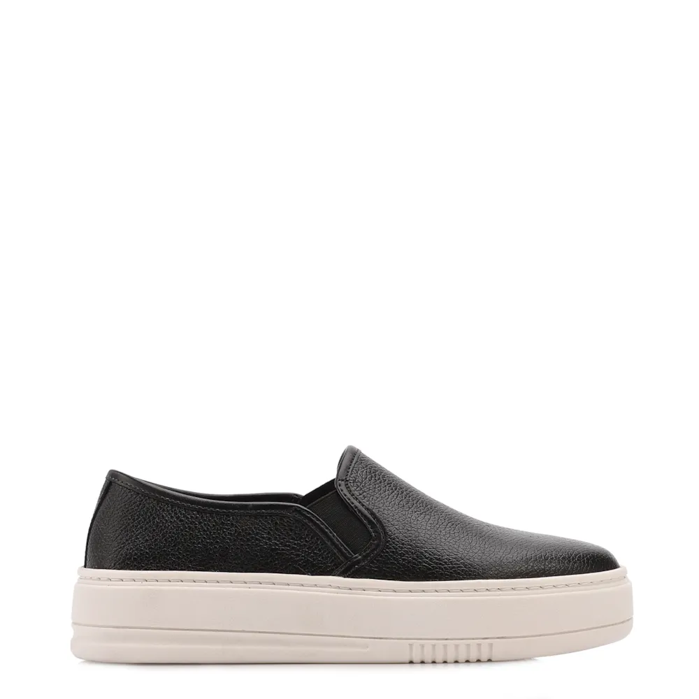 Tênis Preto Couro Slip On - imagem 2