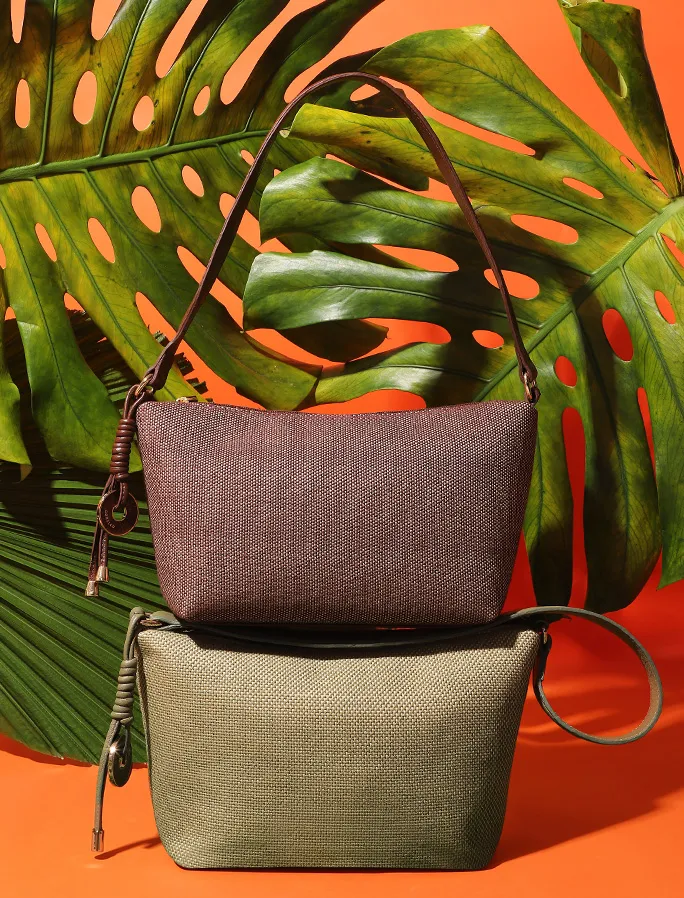 Bolsa De Ombro Pequena Linho/Couro Marrom Pingente