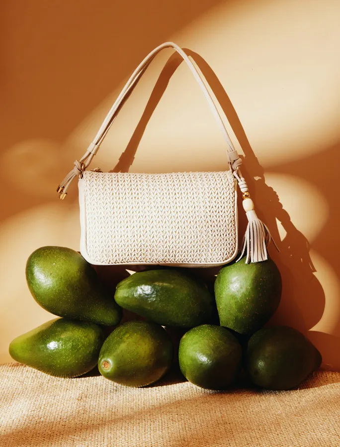 Bolsa Tote Grande Couro Croco Marrom Pingente Pedras